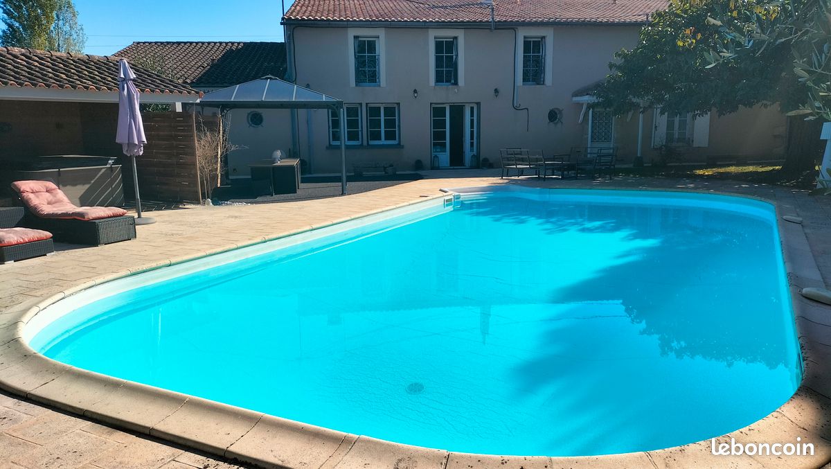 Maison 10 pièces 409 m² · à Fargues · 409 m² · 495 000 €