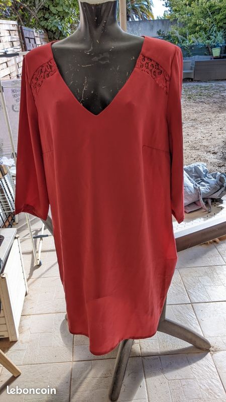 Vend lot de vêtements femme toute taille Remise en main propre