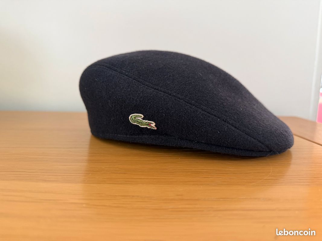 Beret Lacoste noir vintage (image 1)