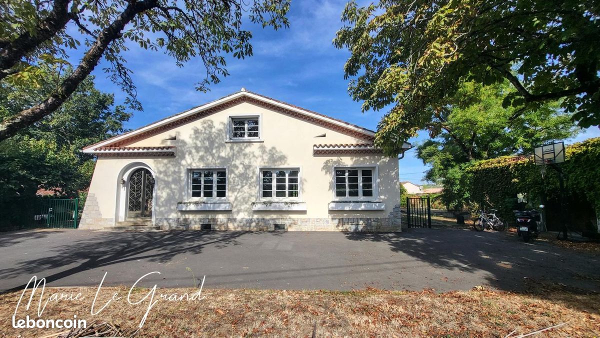 Maison 7 pièces 156 m² · à Castres · 156 m² · 325 000 €