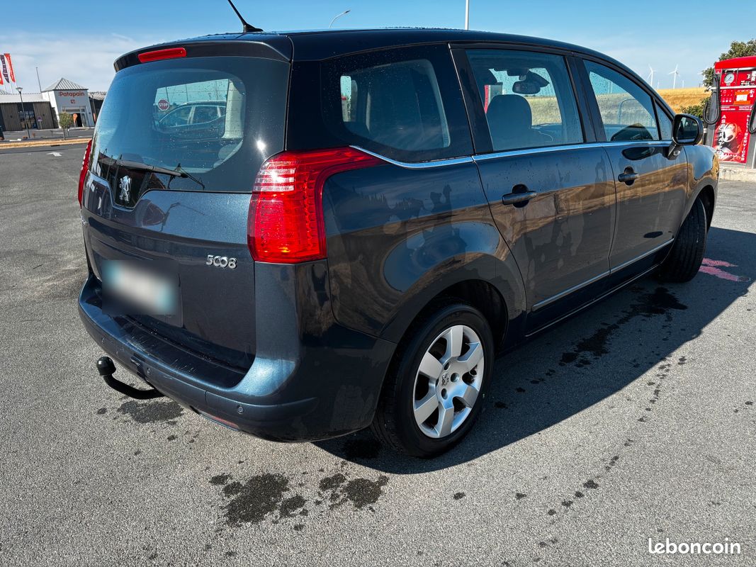 Peugeot 5008 (image 2)