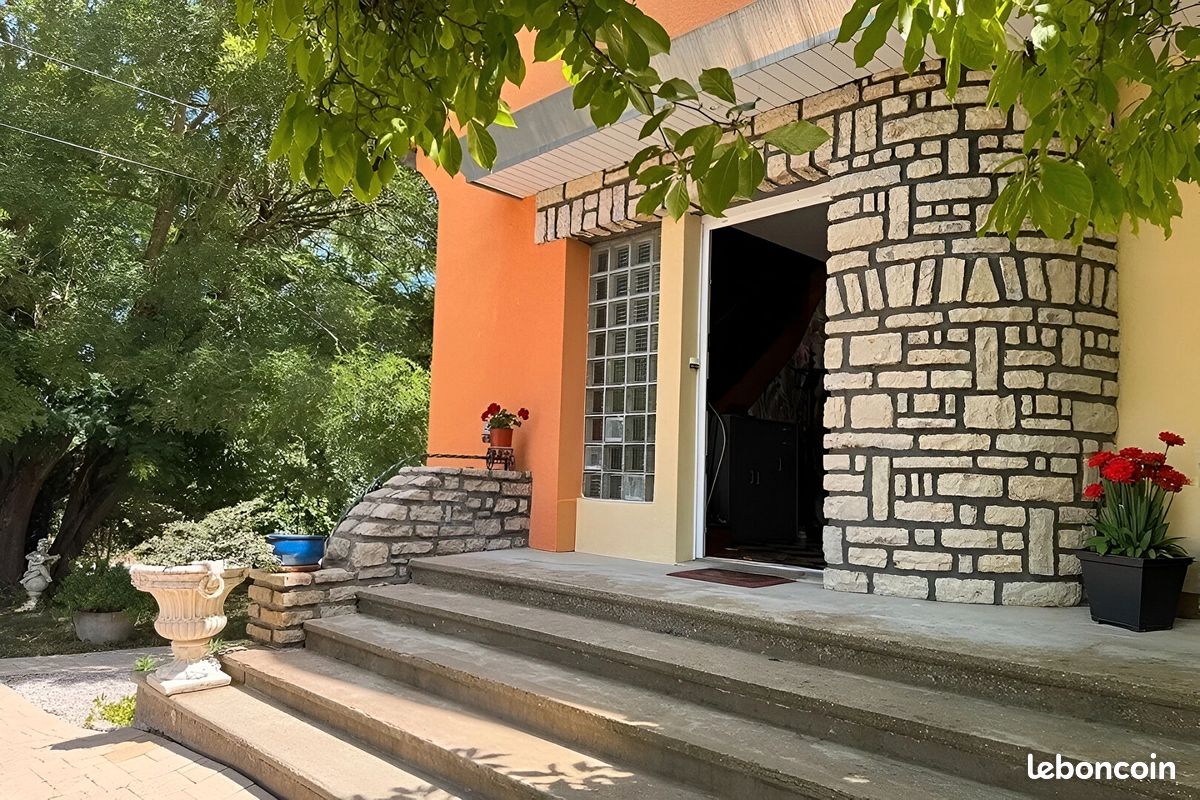 Maison 6 pièces 238 m² · à Dole · 238 m² · 399 000 €