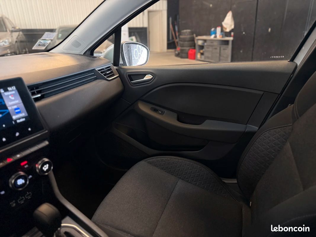 Renault CLIO V 1.6 e-tech 140cv hybrid business bva / SUIVI OK / ATTELAGE (image 28)