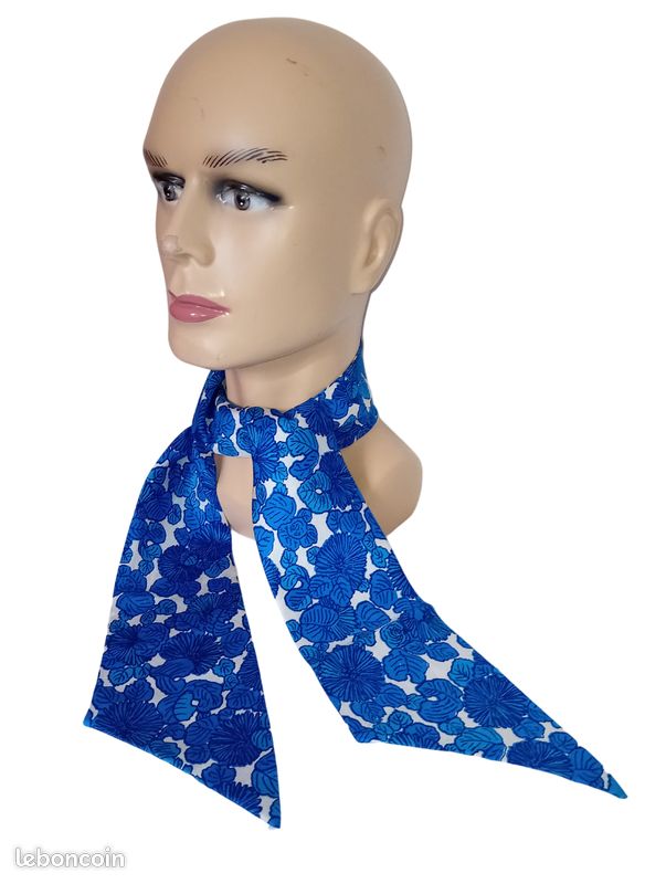 Echarpe en soie 1970s design fleurs bleues géométriques vintage (image 1)