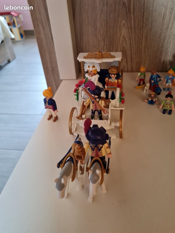 PLAYMOBIL : Carosse royal + parc avec fontaine (image 2)