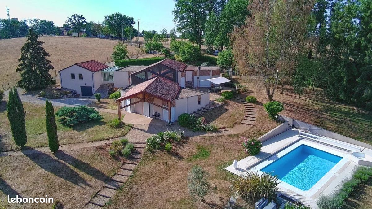 Maison 13 pièces 275 m² · à Thiviers · 275 m² · 445 200 €
