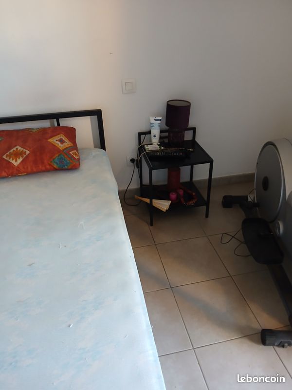 Lit,sommier,matelas,table de nuit (image 4)