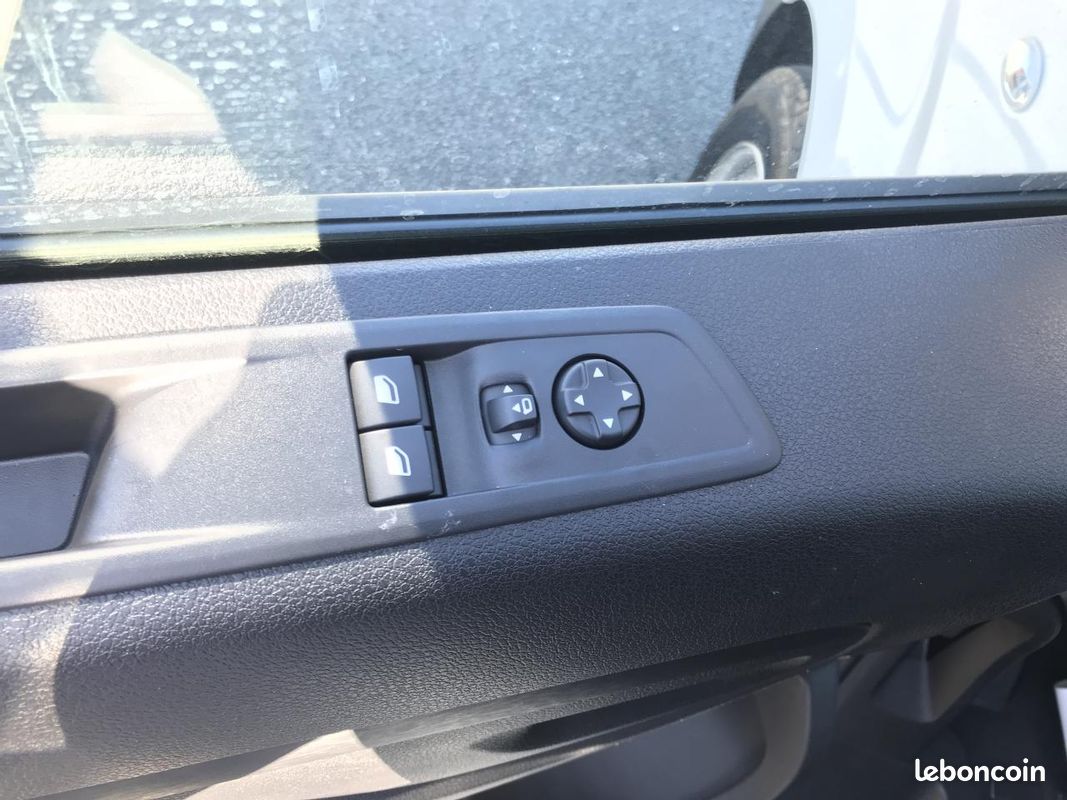 Opel vivaro fgn taille m bluehdi 180 s&s eat8 (image 12)