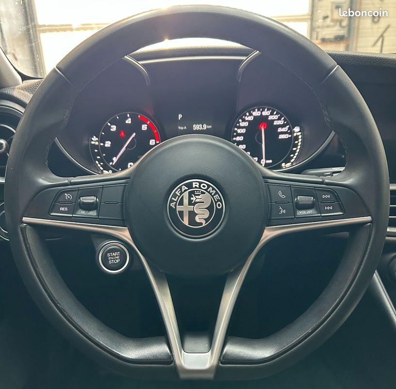 ALFA ROMEO GIULIA 2.2 JTDM 150 SUPER BVA - SYSTEME DNA - GPS - RADAR DE RECUl (image 4)
