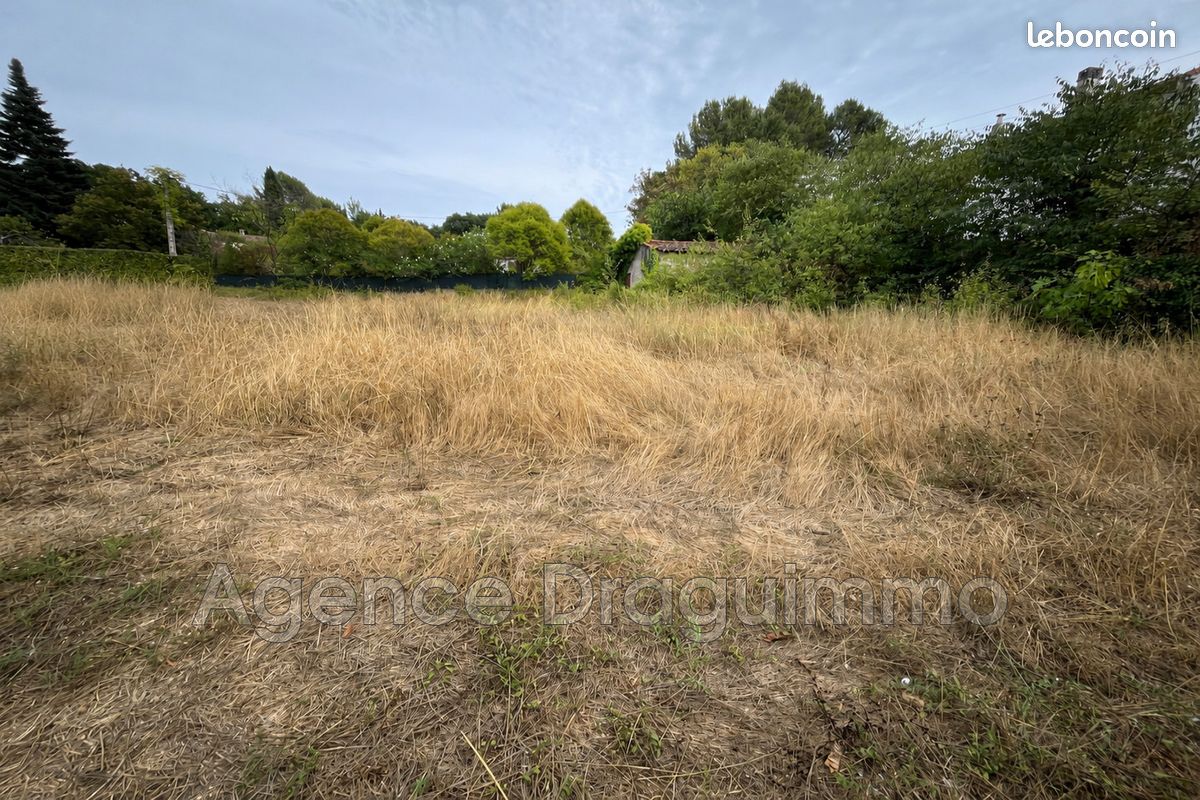 Terrain 590 m² · à Draguignan · 590 m² · 168 000 €