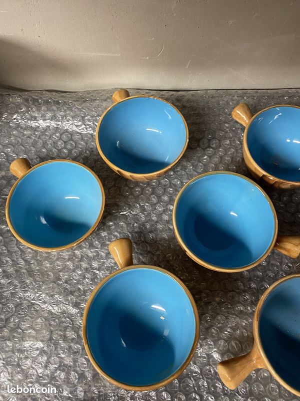 Tasses bleues et bois Vallauris (image 2)