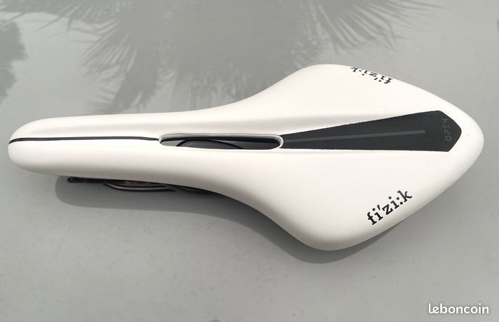 Selle De Vélo Fizik Arione R7 D'occasion - Modèle Baichari Fukua - Occasion En Bon état