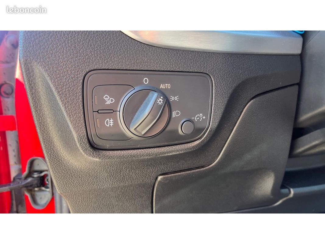 AUDI Q2 1.4 TFSI ESSENCE 150 BVA S Line - CAMERA DE RECUL / SIEGES CHAUFFANTS / BLUETOOTH (image 19)