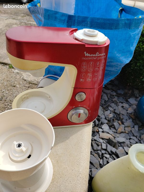 Robot Moulinex masterchef gourmet avec plein d accessoires (image 1)