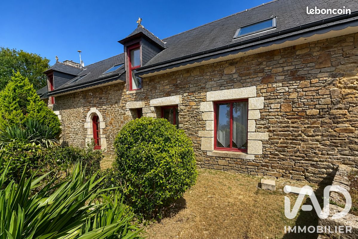Maison 6 pièces 156 m² · à Laurenan · 156 m² · 262 000 €