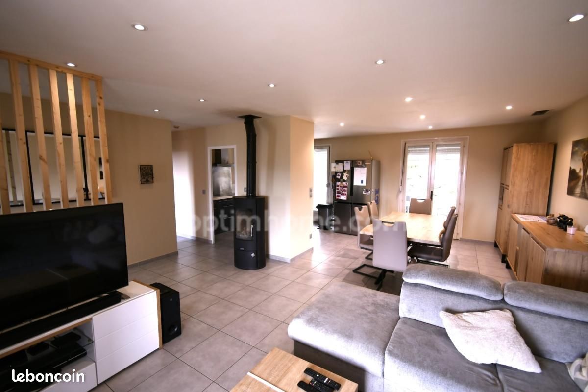 Maison 4 pièces 94 m² · à Saint-Genest-Lerpt · 94 m² · 327 000 €