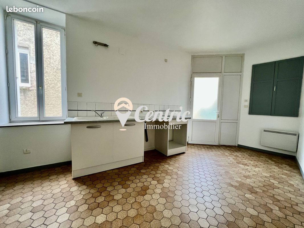 Maison 3 pièces 65 m² · à Saint-Amand-sur-Sèvre · 65 m² · 520 €/mois