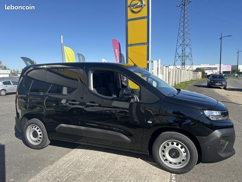 Opel Combo Cargo M Diesel 130ch automatique Pack Premium Connect (image 4)