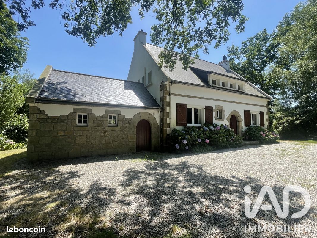Maison 7 pièces 175 m² · à Le Quillio · 175 m² · 229 000 €
