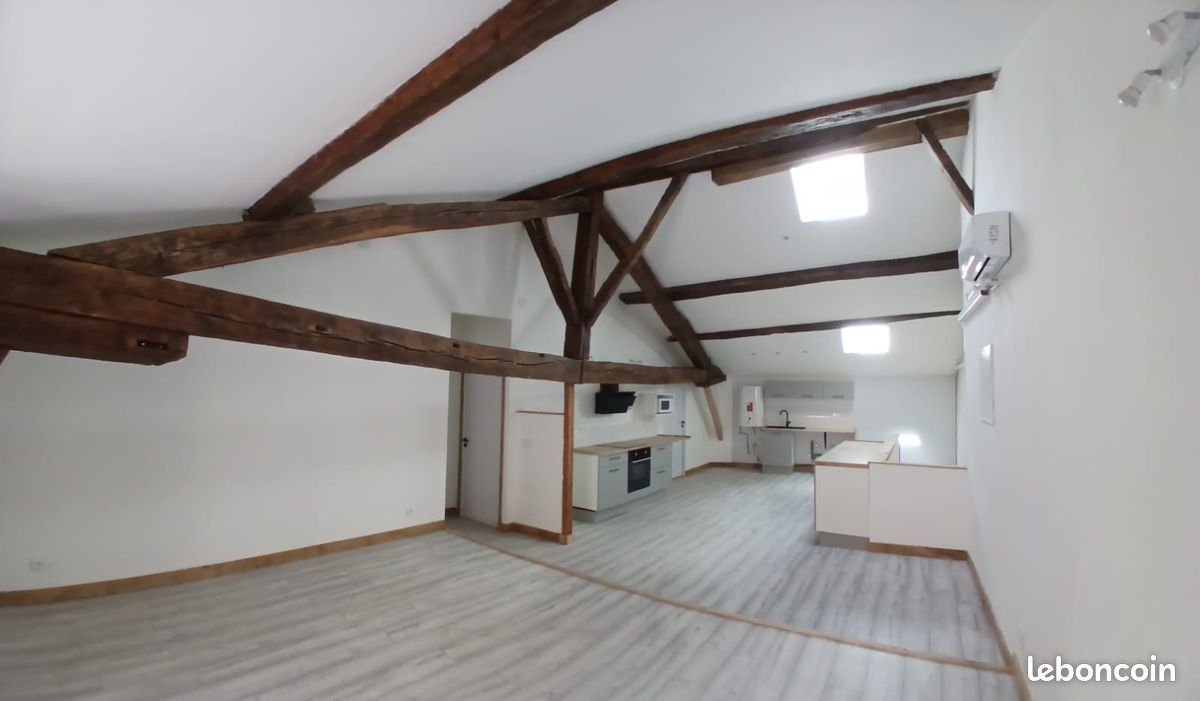 Appartement 3 pièces 80 m² · à Confolens · 80 m² · 650 €