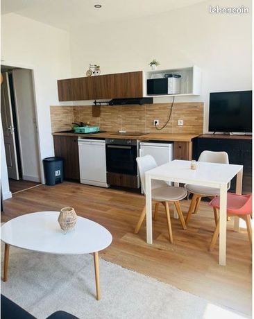 Studio 1 pièce 27 m² — 1