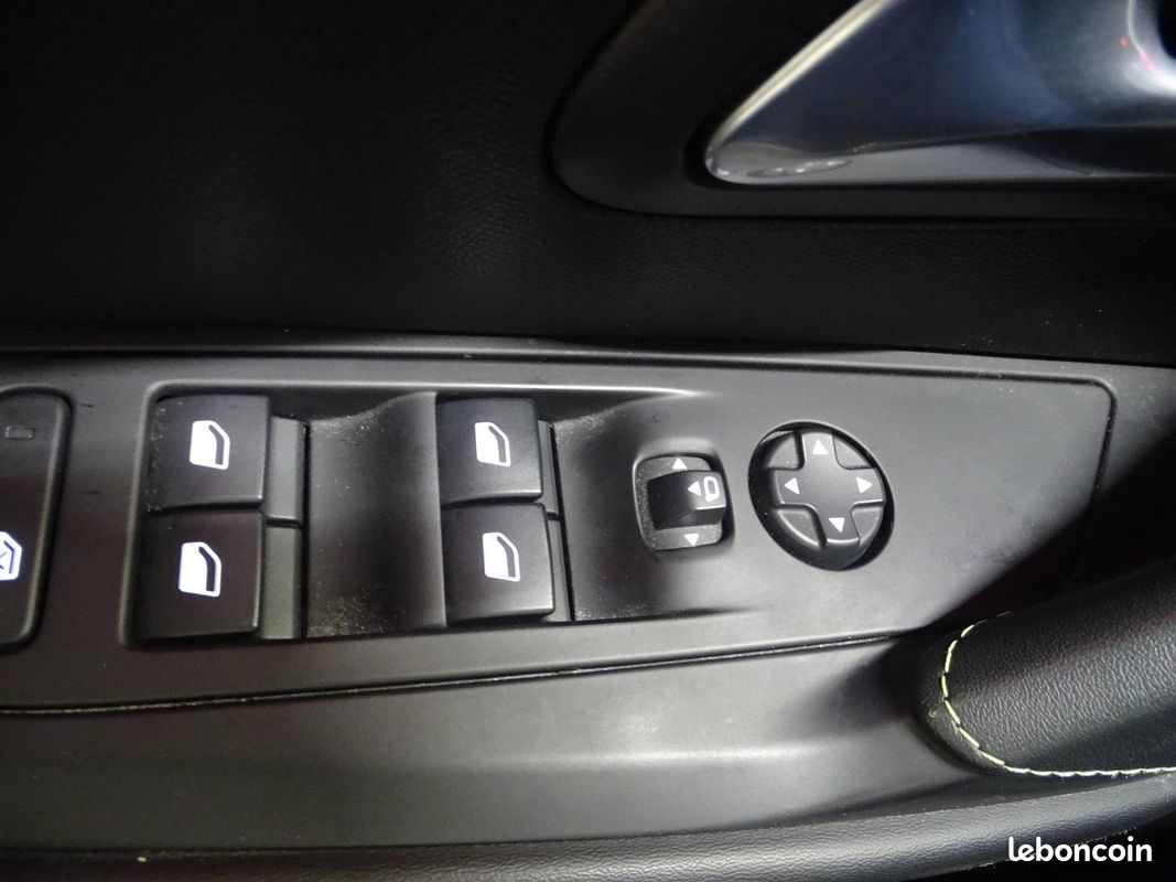 Peugeot 208 e-208 136ch GT Pack (image 15)