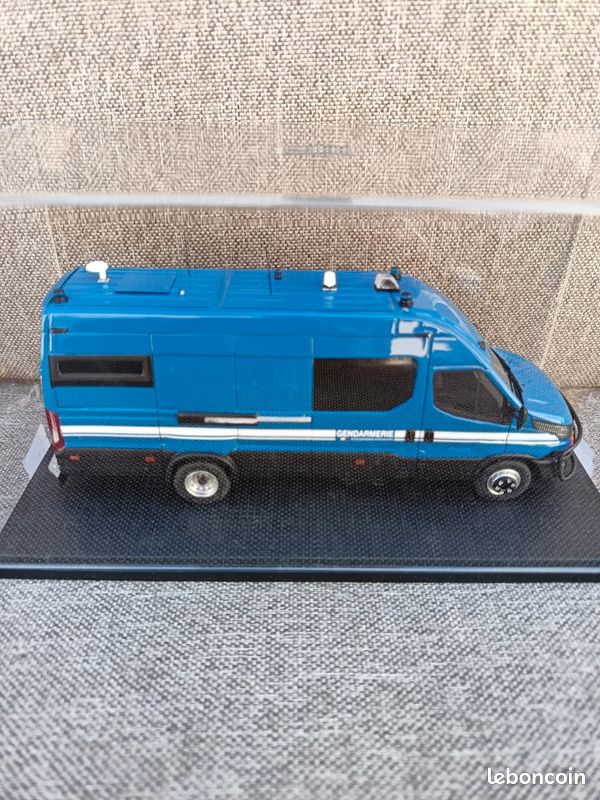 Miniature Iveco daily pc 2024 gendarmerie 1/43 Perfex
