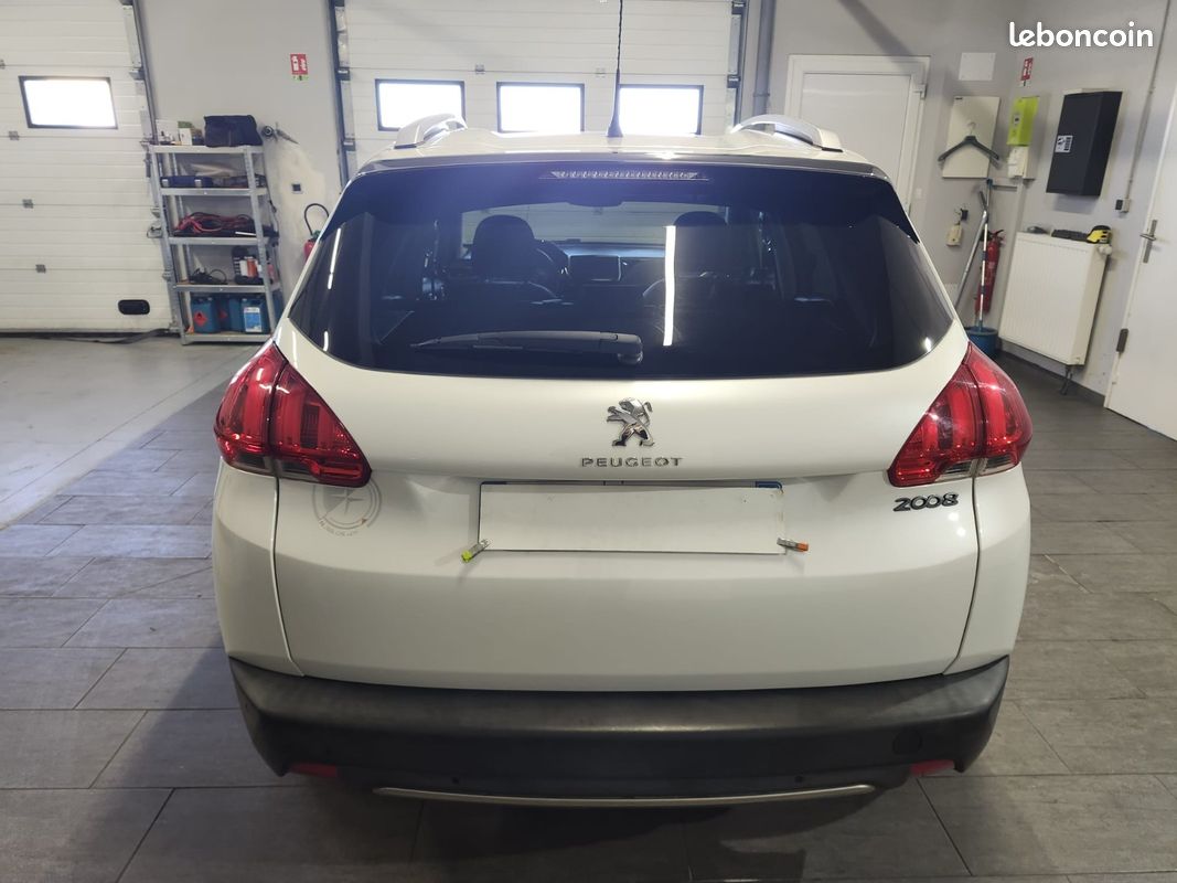 Peugeot 2008 1.6 HDI 120 BV6 - Crossway (image 6)