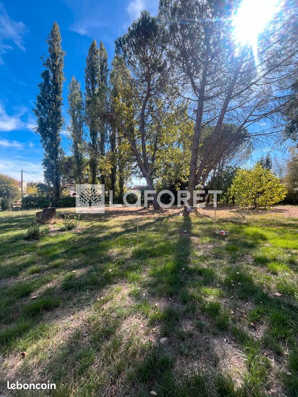 Terrain 1003 m² · à Galgon · 1 003 m² · 89 000 €