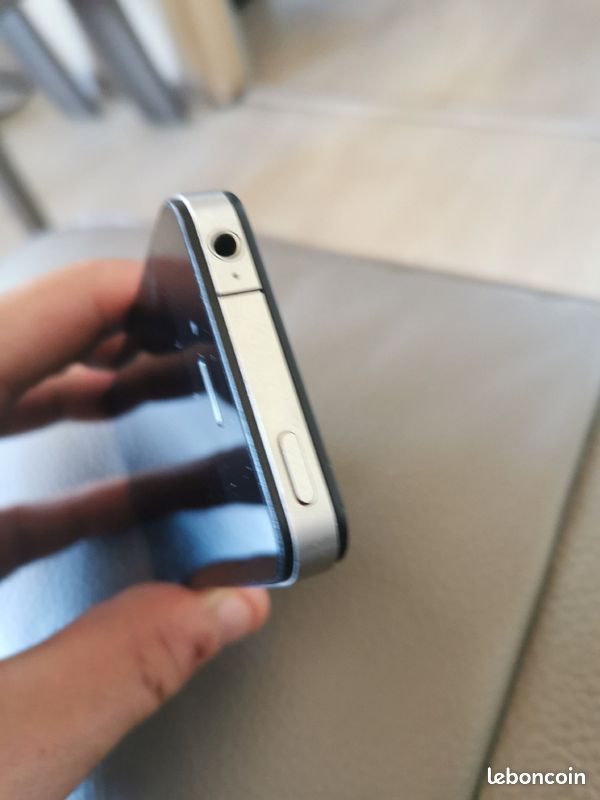 IPhone d'origine A1332 pour pièces vendu tel que sur les photos (image 4)
