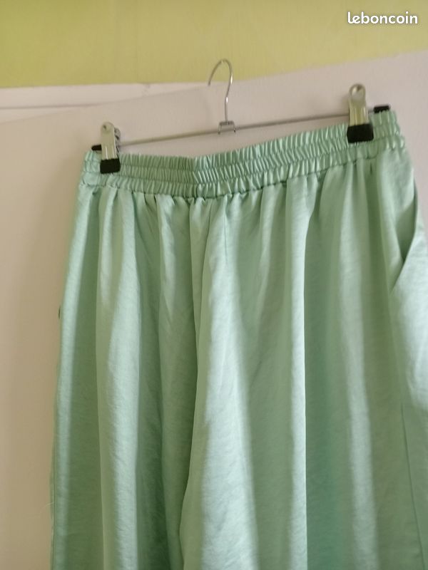 Pantalon fluide vert taille S
100 % polyester (image 3)