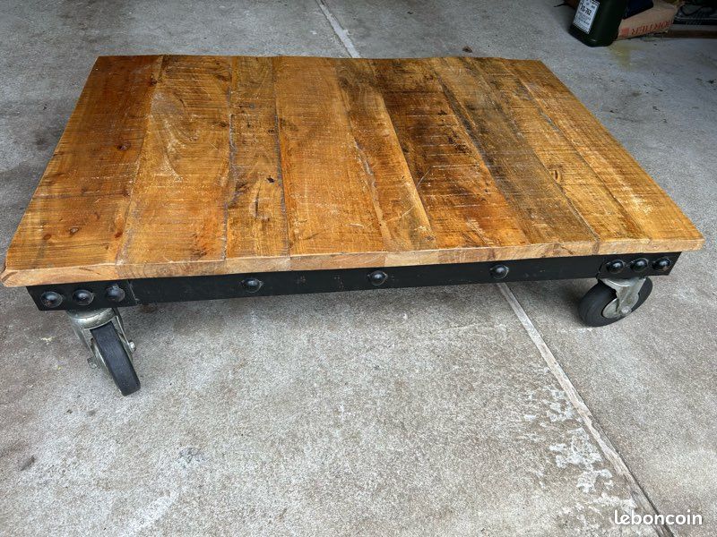 Table basse sur roulettes (image 1)