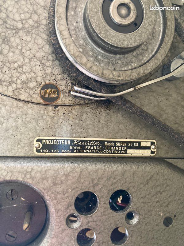 Projecteur De Films Fixes HEURTIER Monofilm 110V - Avec Valise Et Manuel (France, 8mm)