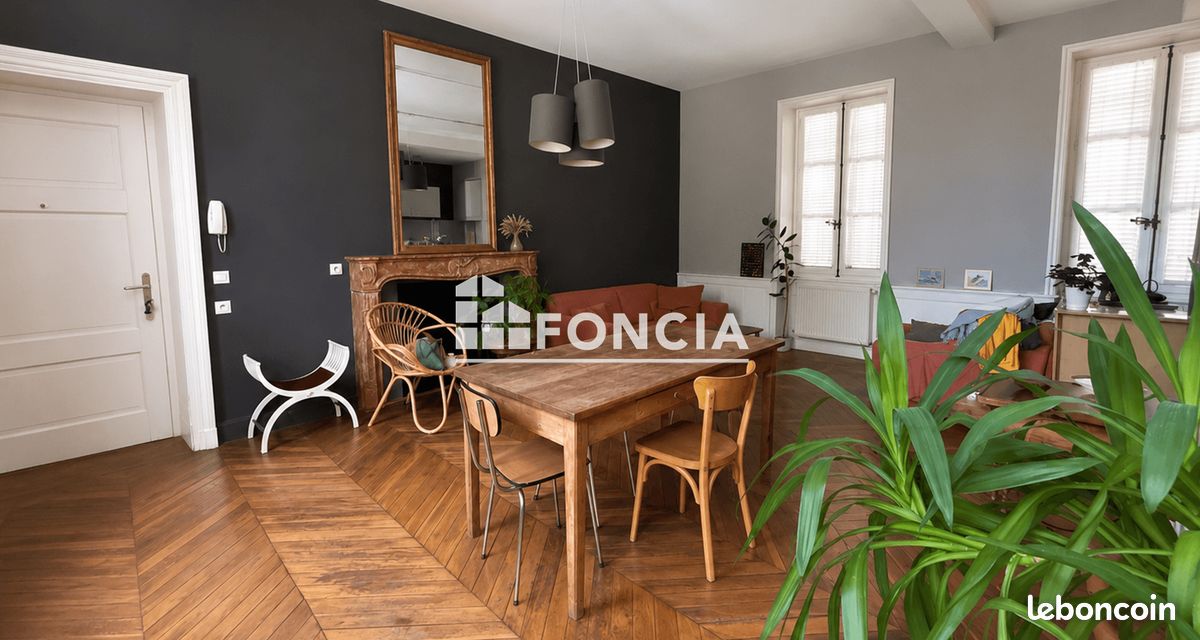 Appartement 4 pièces 98 m² · à Trévoux · 98 m² · 913 €