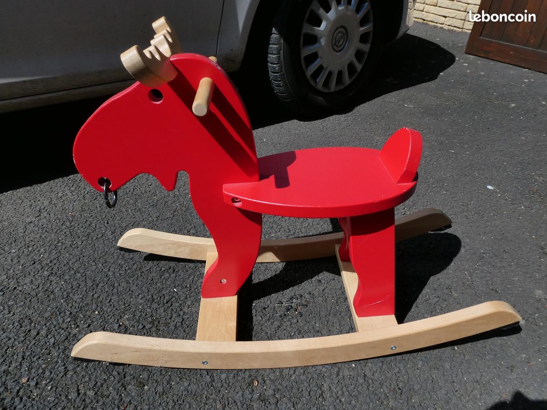Cheval à bascule (image 1)