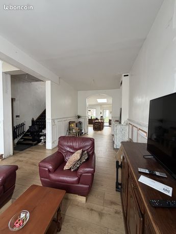 Maison 7 pièces 230 m²