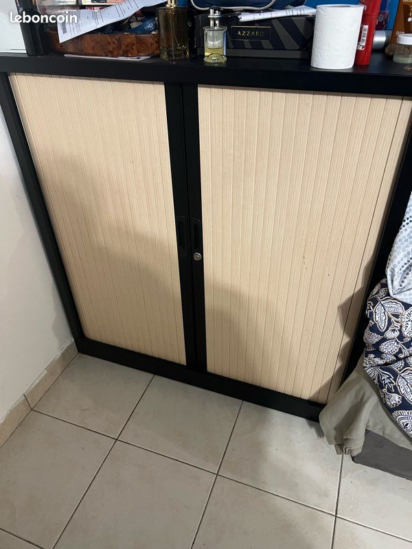 Armoire métallique à rideaux (image 1)
