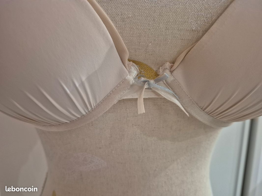 Soutien-gorge En Soie Beige Warner Taille 95B (FR 36B) - Neuf Avec étiquettes