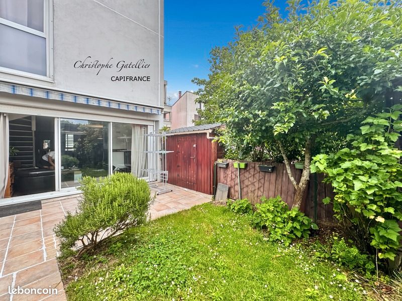 Maison 4 pièces 85 m² · à Voisins-le-Bretonneux · 85 m² · 390 000 €