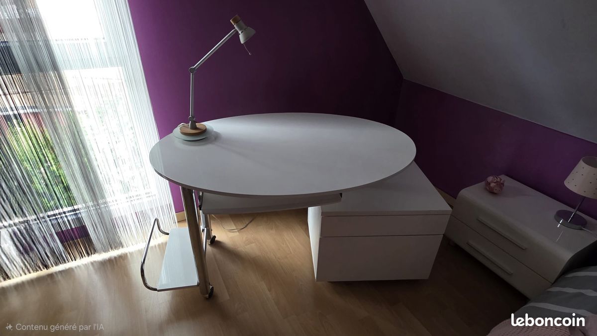 Bureau laqué blanc (image 1)