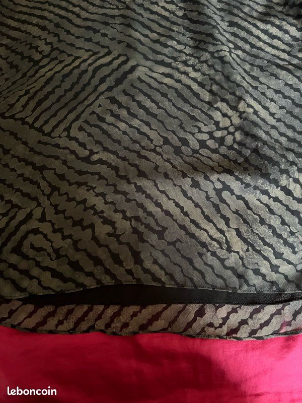 Vends haut noir femme (image 3)