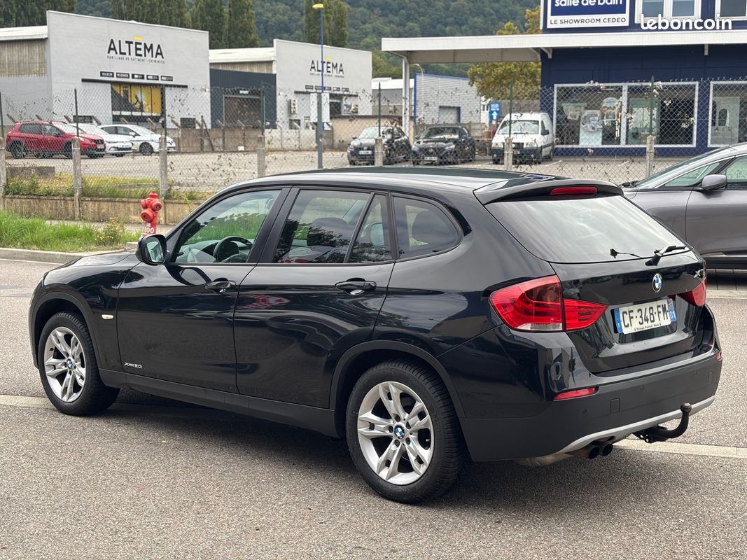 BMW X1 xDrive 20i 184ch Luxe - Attelage (image 4)