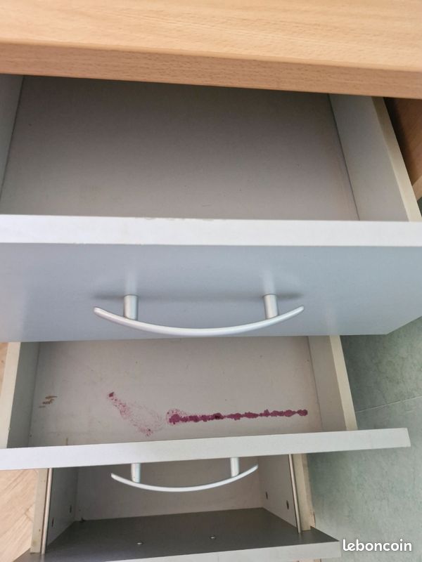 Bureau (image 2)