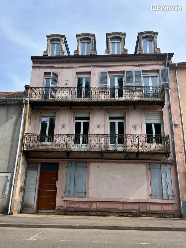 Immeuble 9 pièces 187 m² · à Luxeuil-les-Bains · 187 m² · 139 750 €