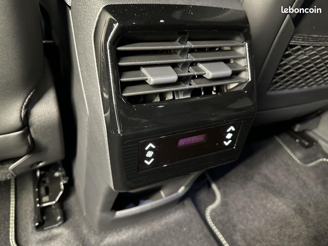 PEUGEOT 5008 1.2i Hybrid 145 e-DCS6 GT 360 7PL (image 41)