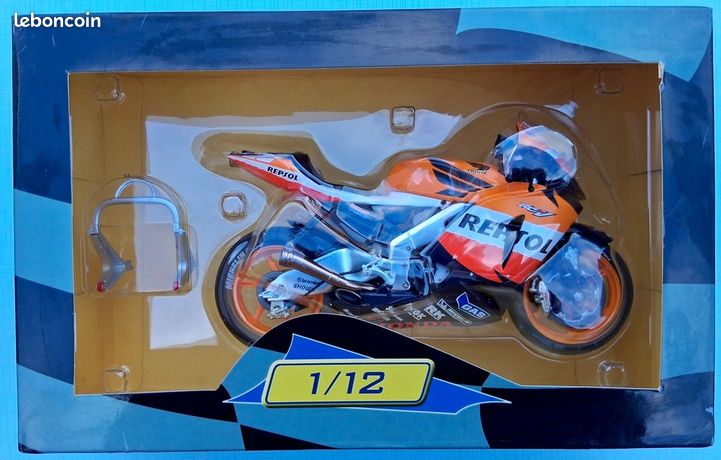 MOTO GP 1/12 HONDA RC 211 V DANI PEDROSA 2006 IXO