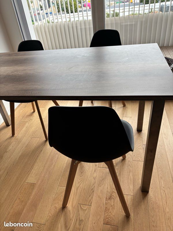 Table + 4 chaises (image 1)