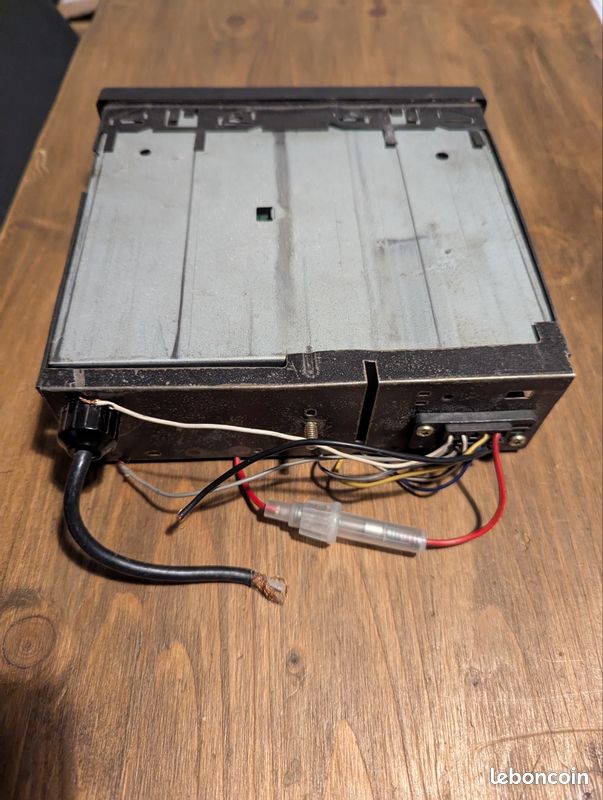 Autoradio clarion d'origine Peugeot 205 (image 3)