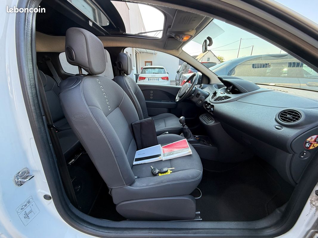 Renault Twingo 1.2 16v 75ch Night&Day Véhicules révisés et garantie (image 5)