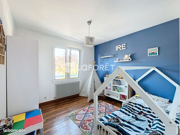 https://img.leboncoin.fr/api/v1/lbcpb1/images/3e/04/31/3e043107125cfe5f0c856574c71115791fc9569f.jpg?rule=ad-image
